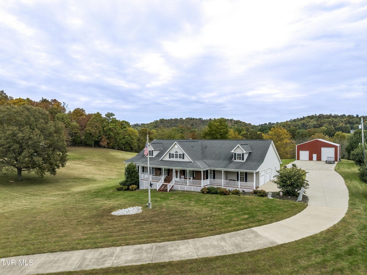 395 Old Mill Road, Blountville, TN 37617 Main Photo