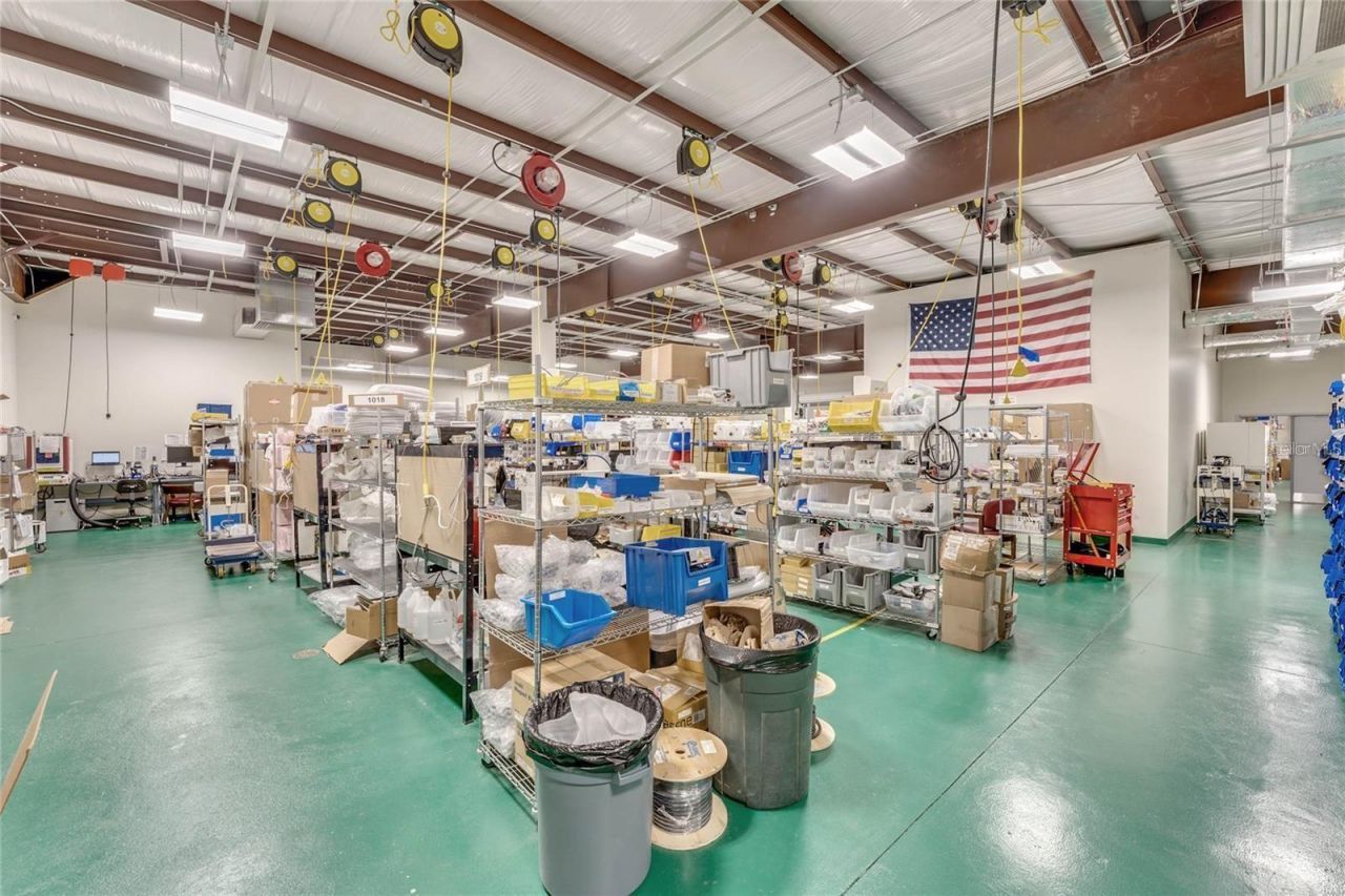 2461 Orlando Central Parkway, Orlando, FL 32809 Photo