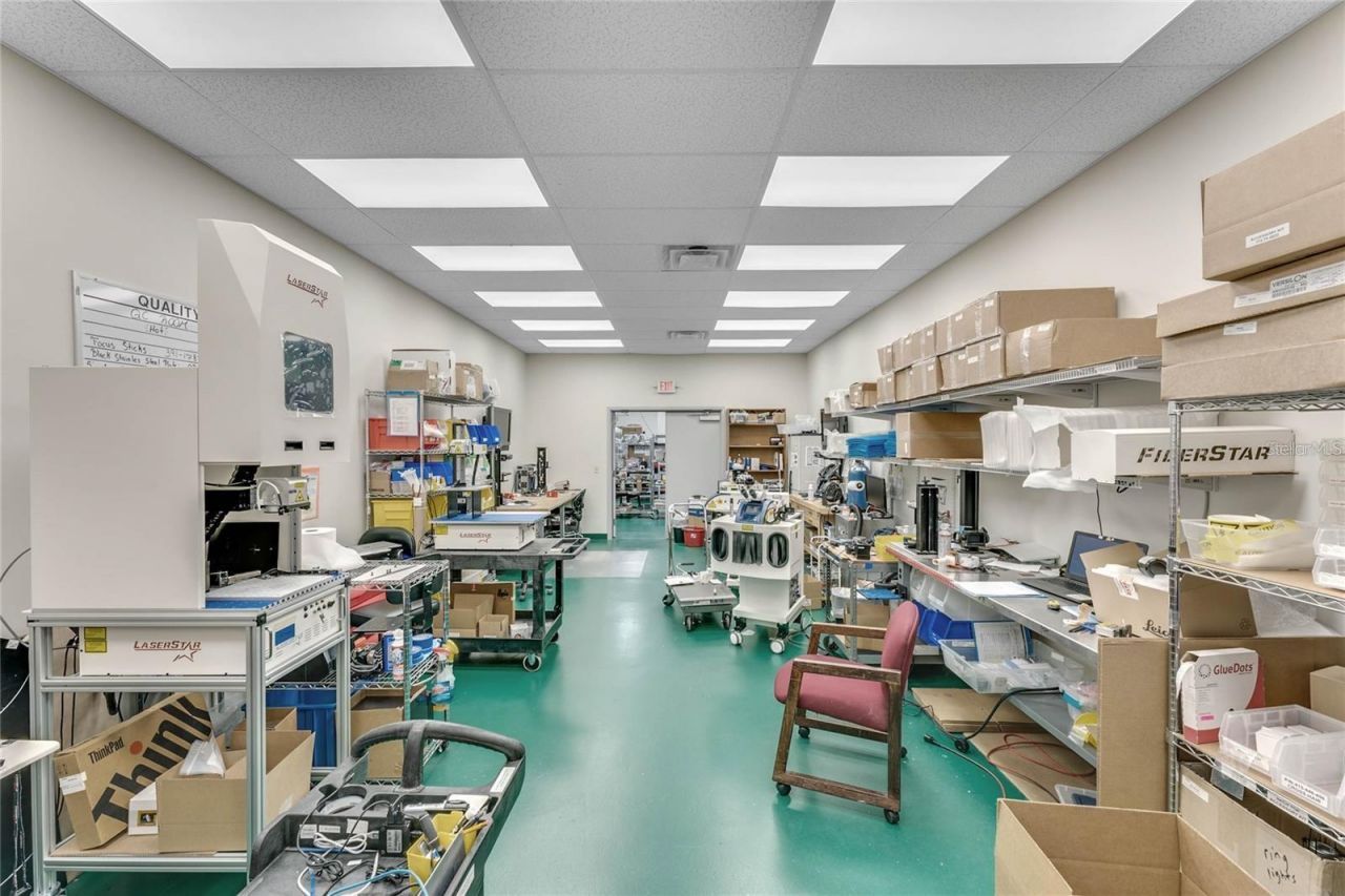 2461 Orlando Central Parkway, Orlando, FL 32809 Photo