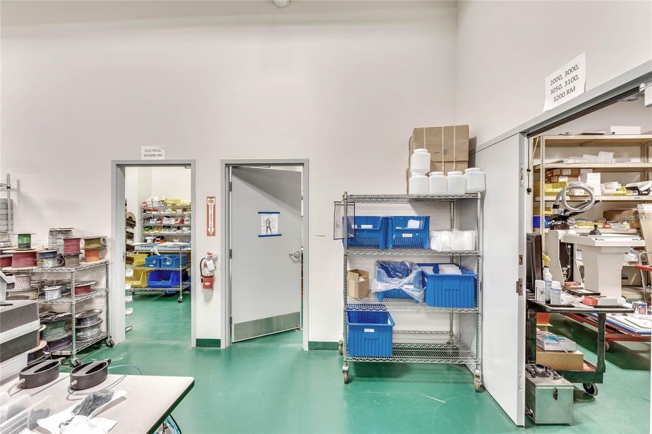 2461 Orlando Central Parkway, Orlando, FL 32809 Photo