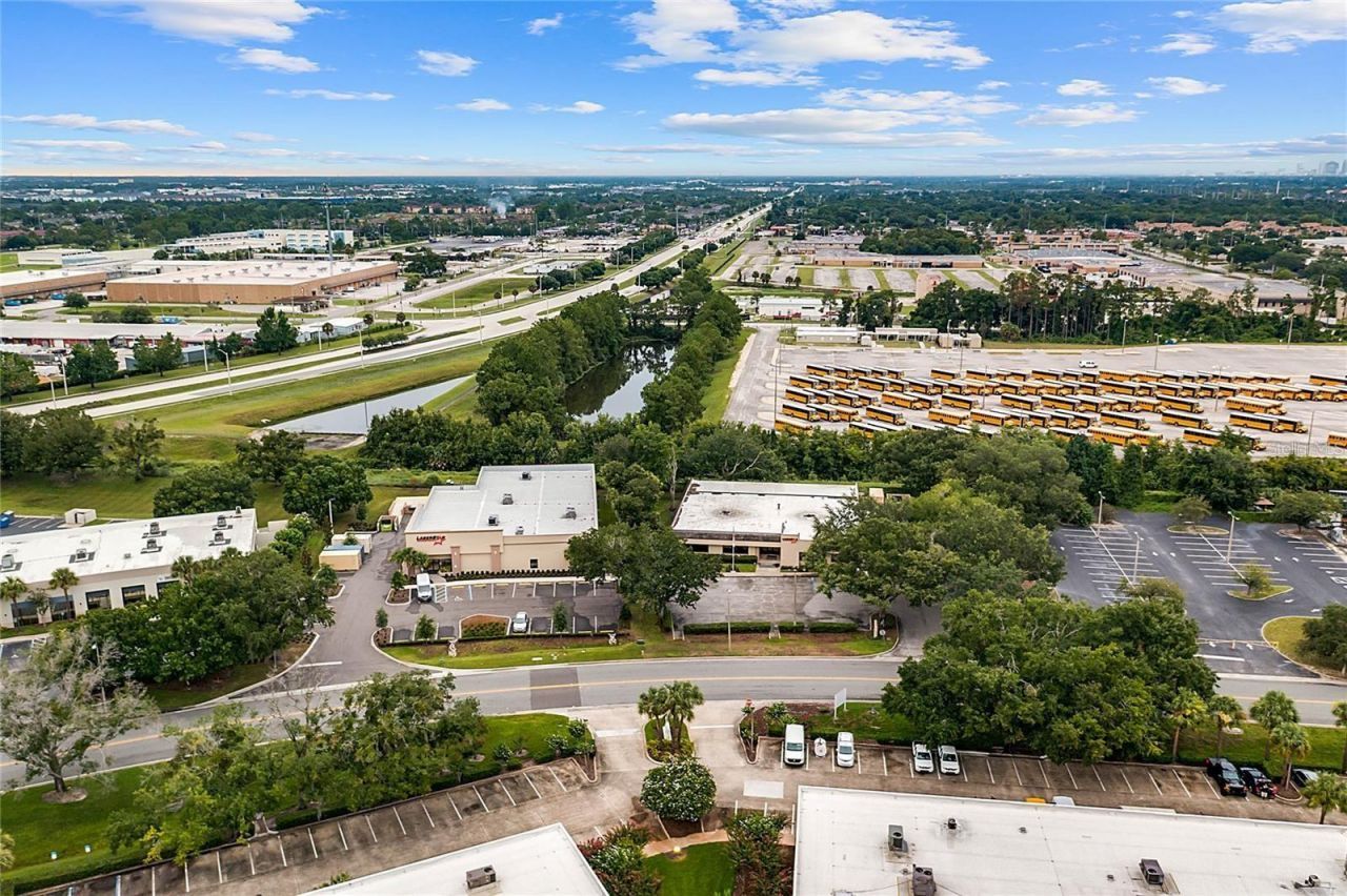 2461 Orlando Central Parkway, Orlando, FL 32809 Photo