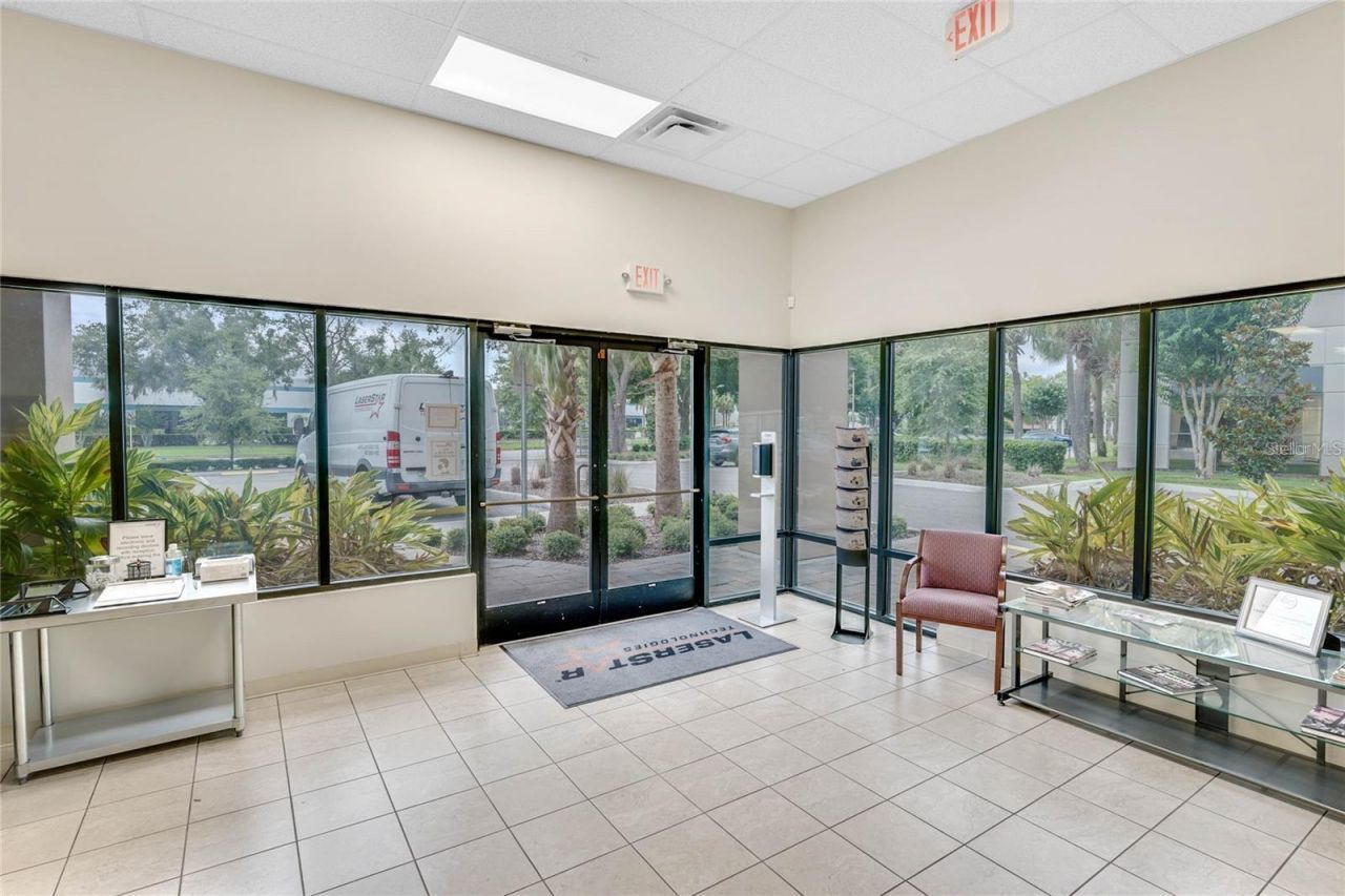 2461 Orlando Central Parkway, Orlando, FL 32809 Photo