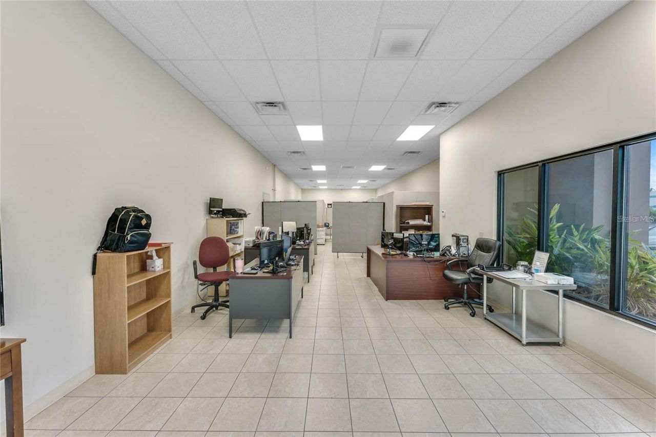 2461 Orlando Central Parkway, Orlando, FL 32809 Photo