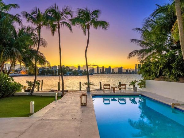 302 W San Marino Dr, Miami Beach, FL 33139