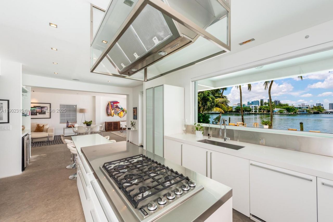 302 W San Marino Dr, Miami Beach, FL 33139 Photo