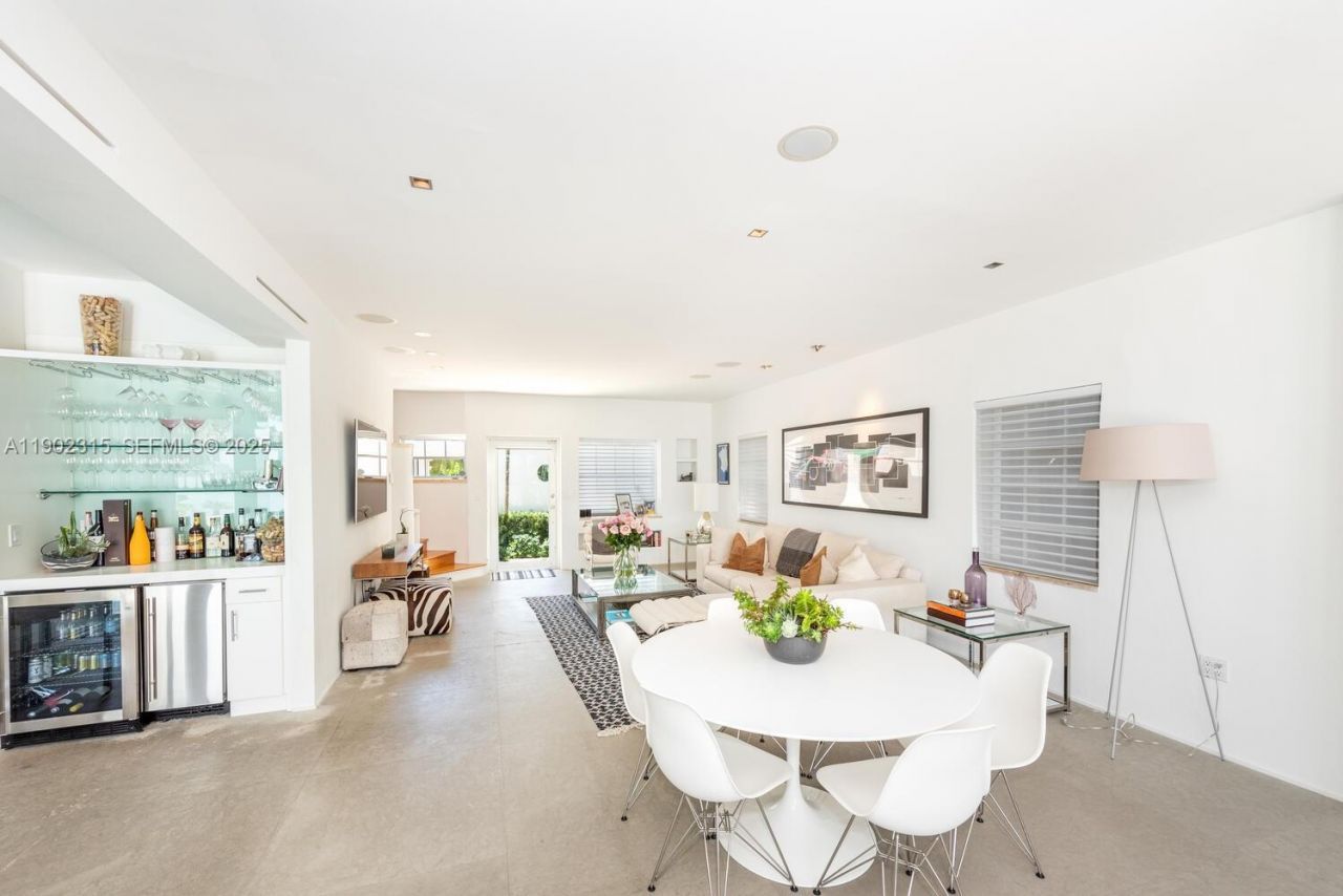 302 W San Marino Dr, Miami Beach, FL 33139 Photo