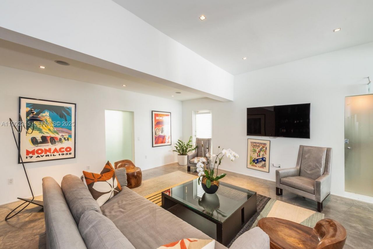 302 W San Marino Dr, Miami Beach, FL 33139 Photo