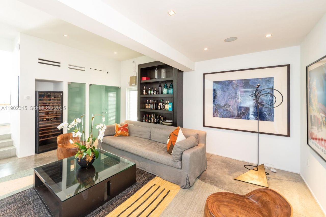 302 W San Marino Dr, Miami Beach, FL 33139 Photo