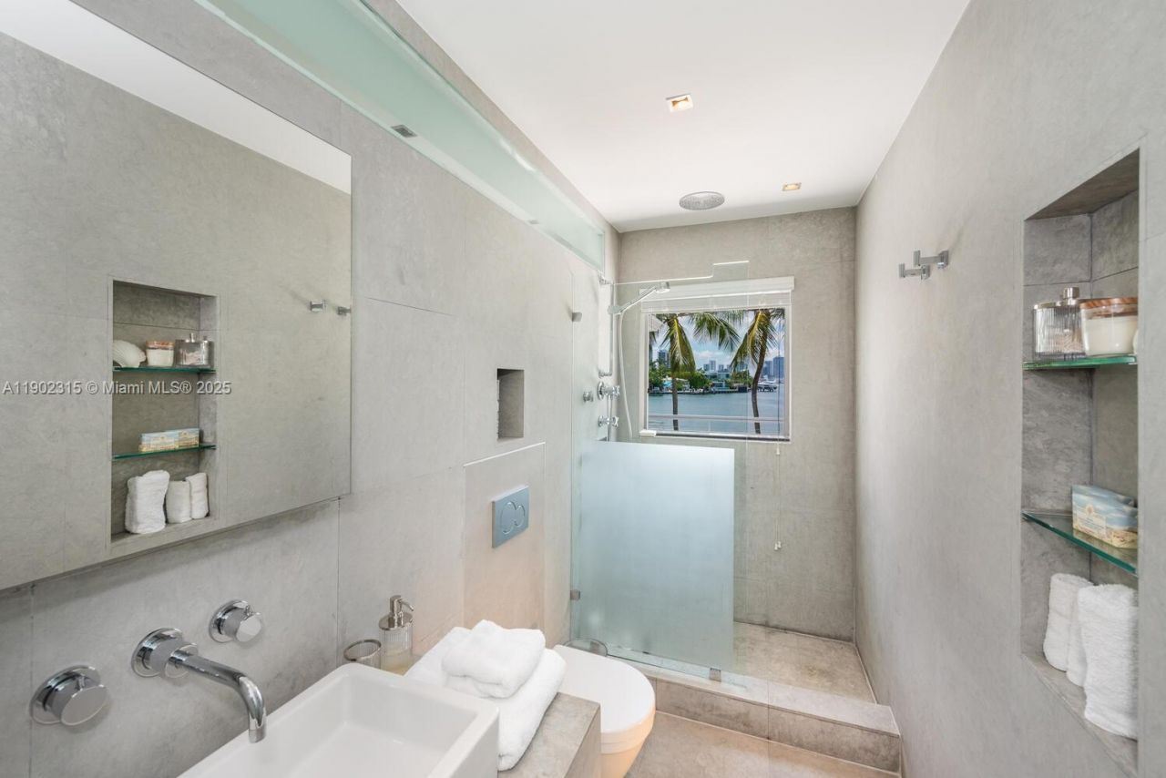 302 W San Marino Dr, Miami Beach, FL 33139 Photo