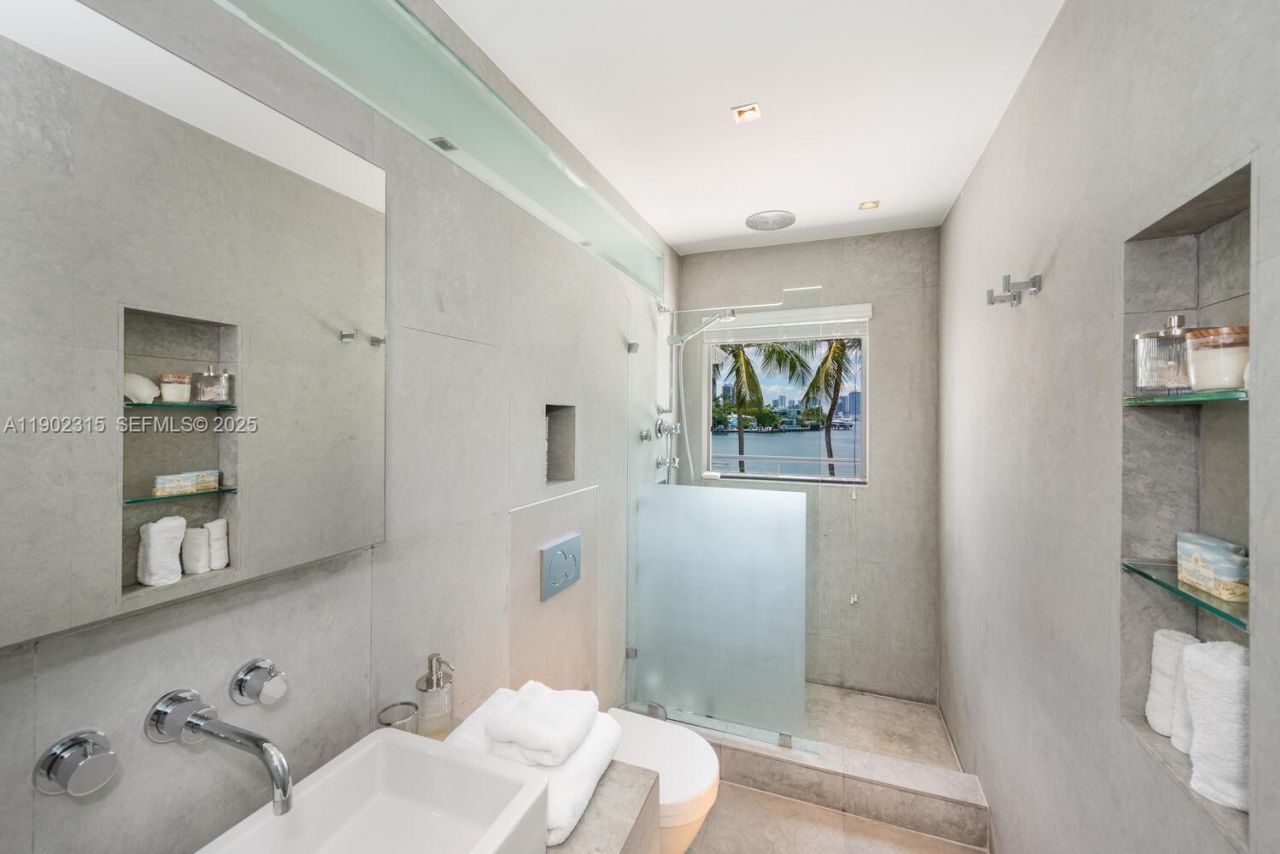 302 W San Marino Dr, Miami Beach, FL 33139 Photo