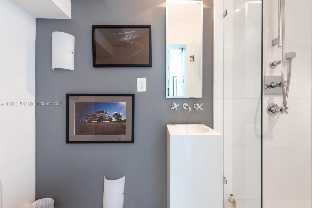 302 W San Marino Dr, Miami Beach, FL 33139 Photo