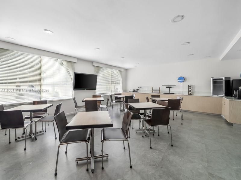 8101 Aircenter Ct, Orlando, FL 32809 Photo