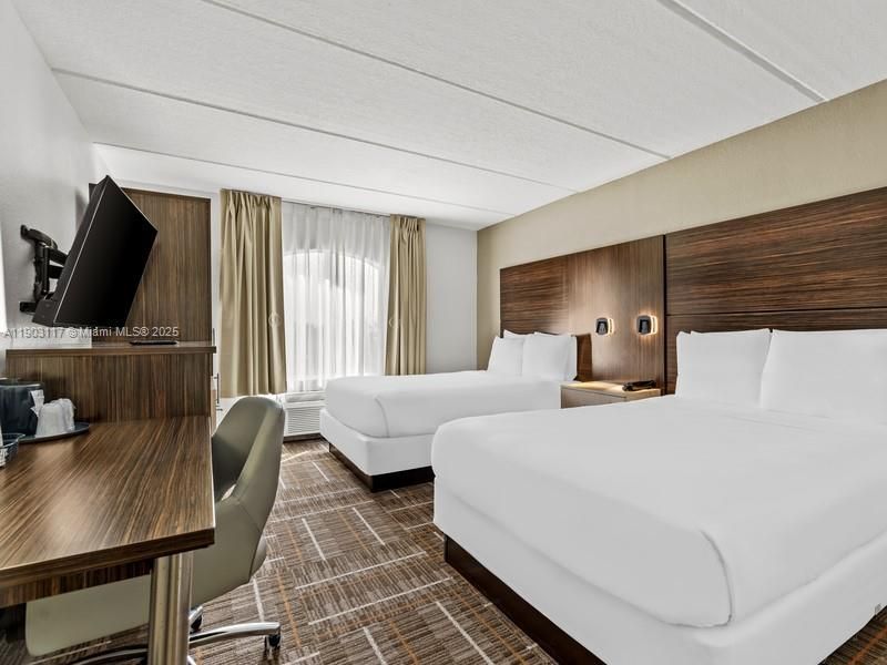 8101 Aircenter Ct, Orlando, FL 32809 Photo