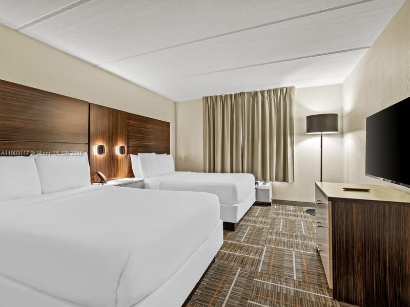 8101 Aircenter Ct, Orlando, FL 32809 Photo