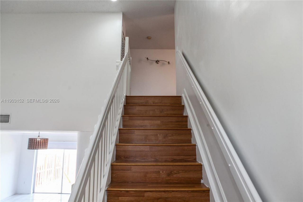 985 NW 132nd Ct, Miami, FL 33182 Photo