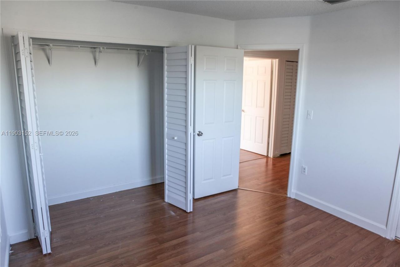 985 NW 132nd Ct, Miami, FL 33182 Photo