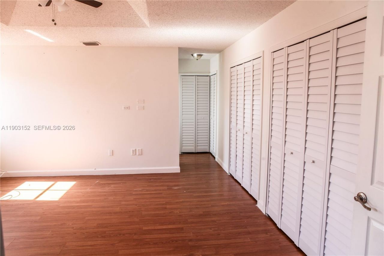 985 NW 132nd Ct, Miami, FL 33182 Photo