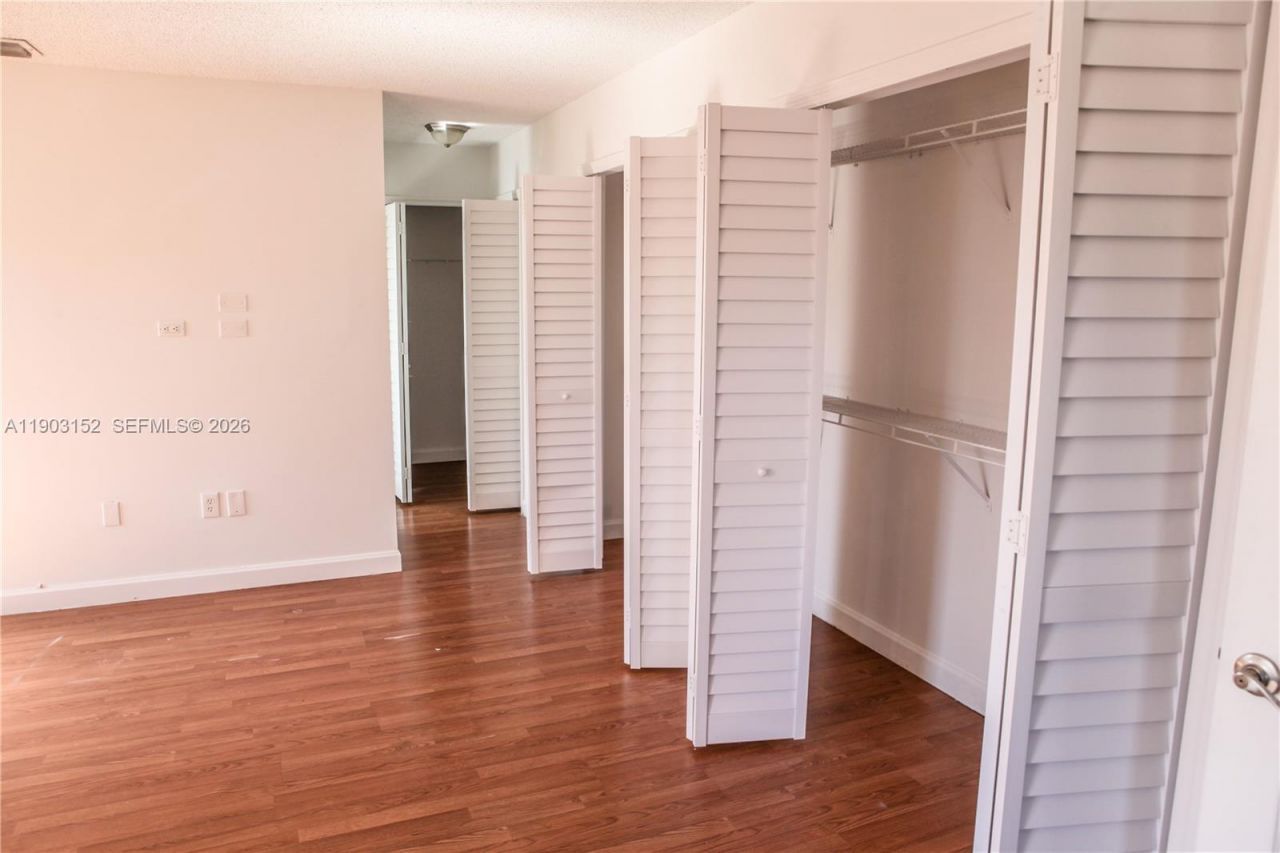 985 NW 132nd Ct, Miami, FL 33182 Photo