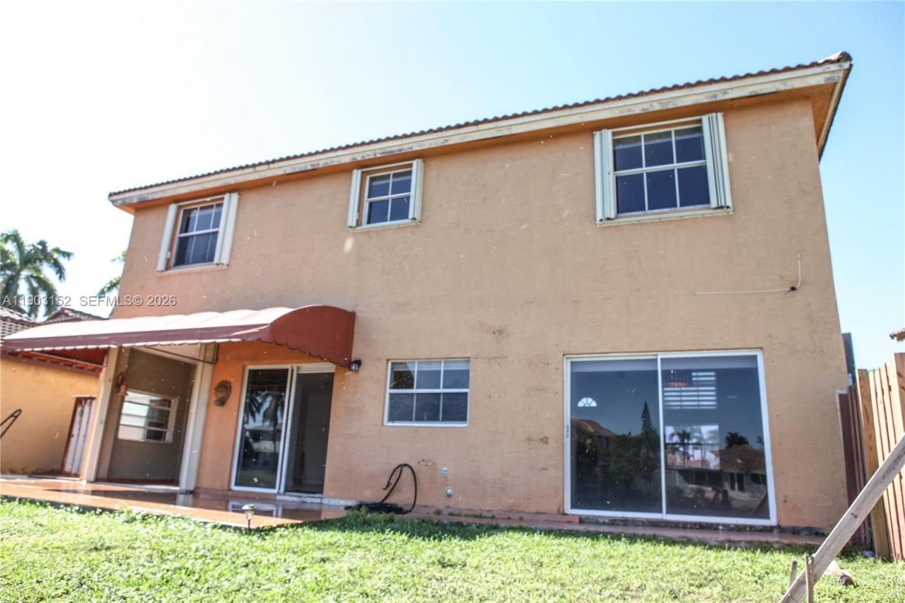 985 NW 132nd Ct, Miami, FL 33182 Photo