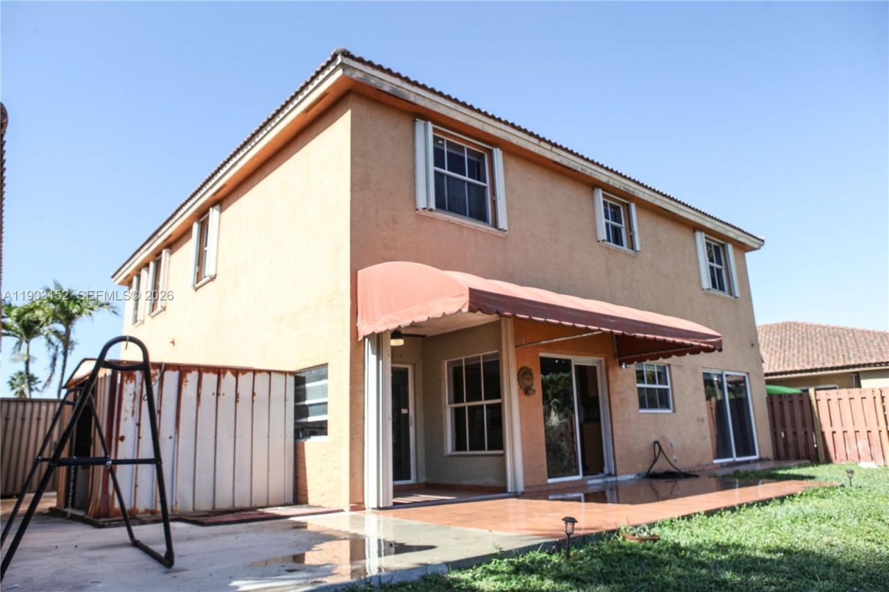 985 NW 132nd Ct, Miami, FL 33182 Photo