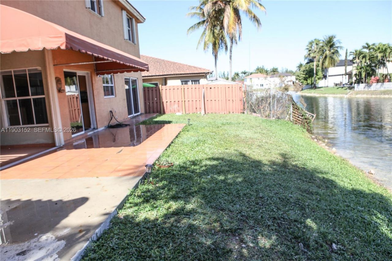 985 NW 132nd Ct, Miami, FL 33182 Photo