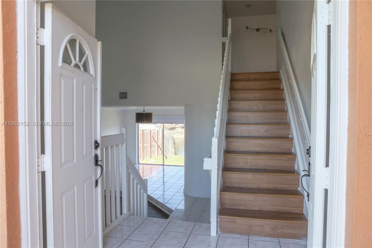 985 NW 132nd Ct, Miami, FL 33182 Photo