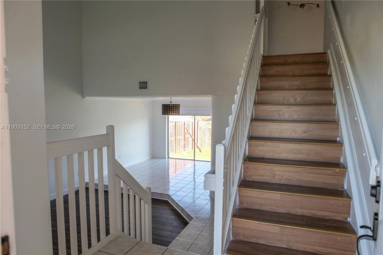 985 NW 132nd Ct, Miami, FL 33182 Photo