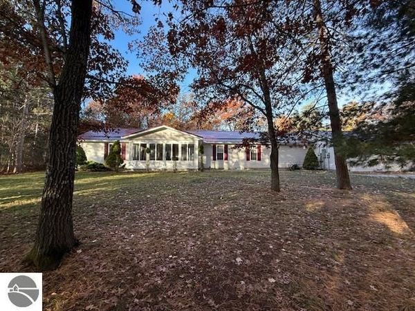 10526 County Road 502, Roscommon, MI 48653
