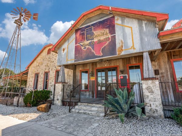 11985 W us highway 87, La Vernia, TX 78121