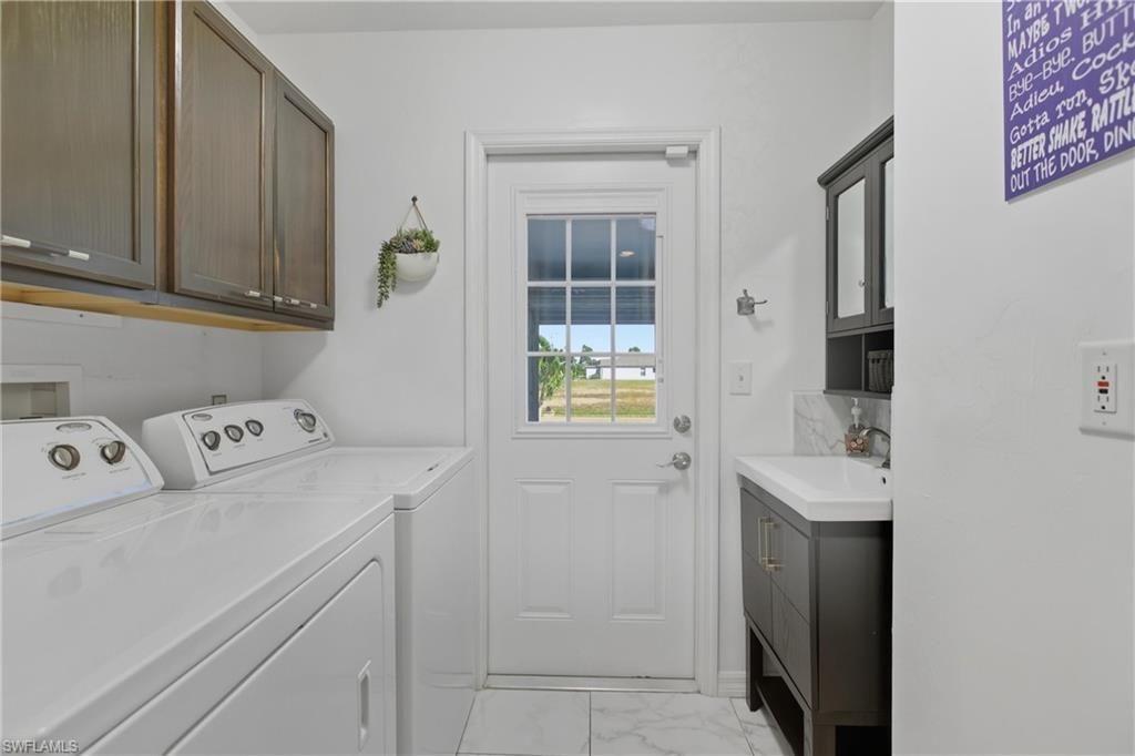 1528 NW 17th Ter, Cape Coral, FL 33993 Photo