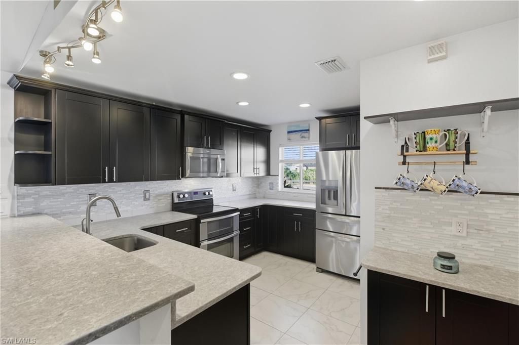 1528 NW 17th Ter, Cape Coral, FL 33993 Photo