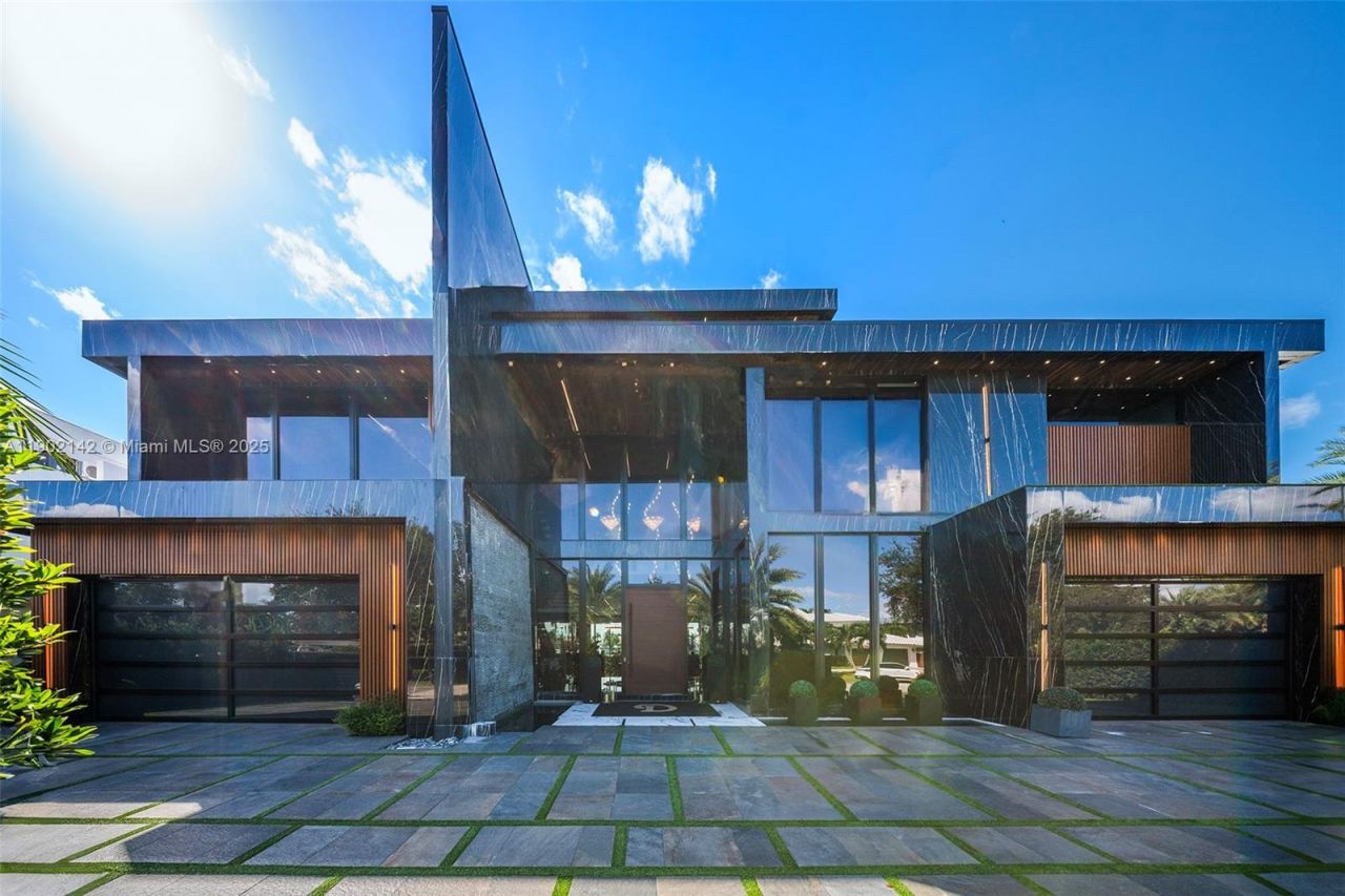 733 Middle River Dr, Fort Lauderdale, FL 33304 Photo