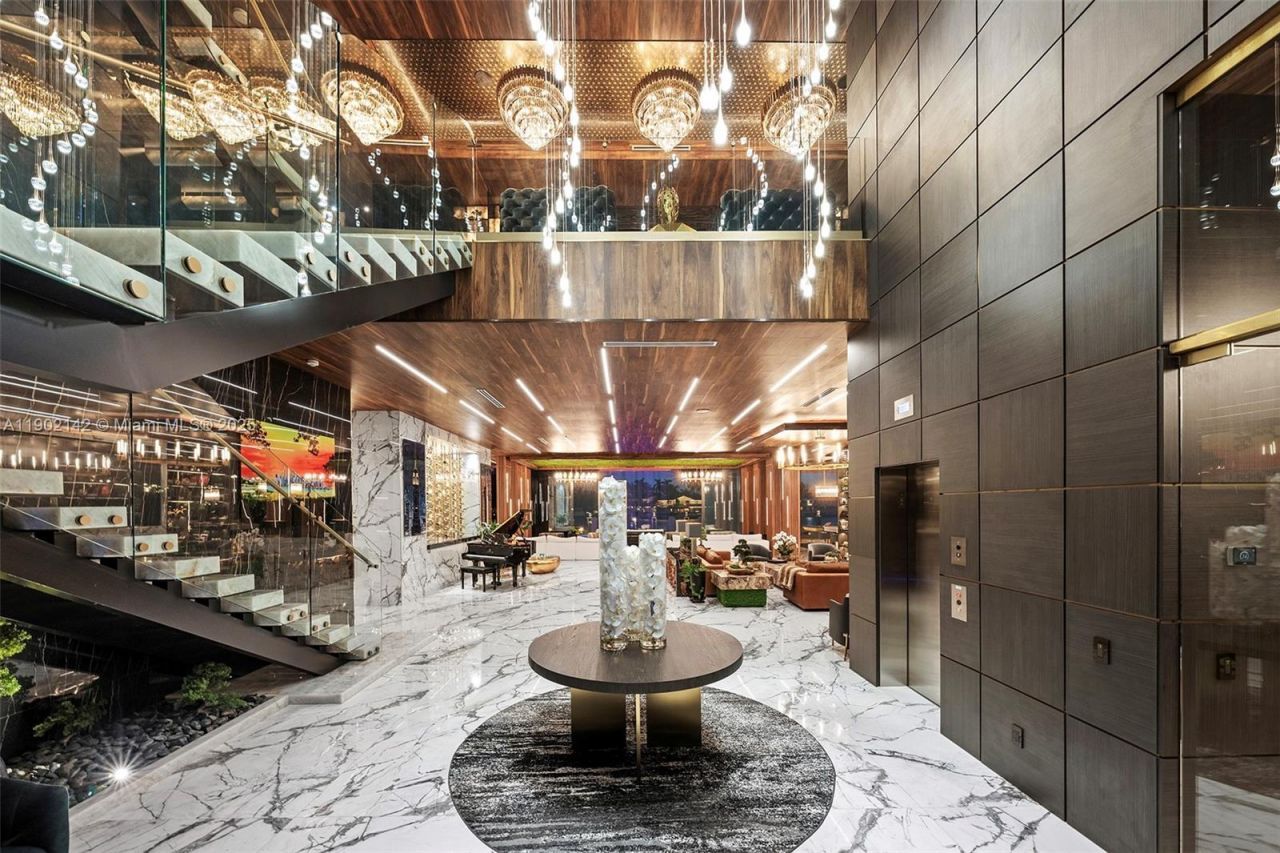 733 Middle River Dr, Fort Lauderdale, FL 33304 Photo