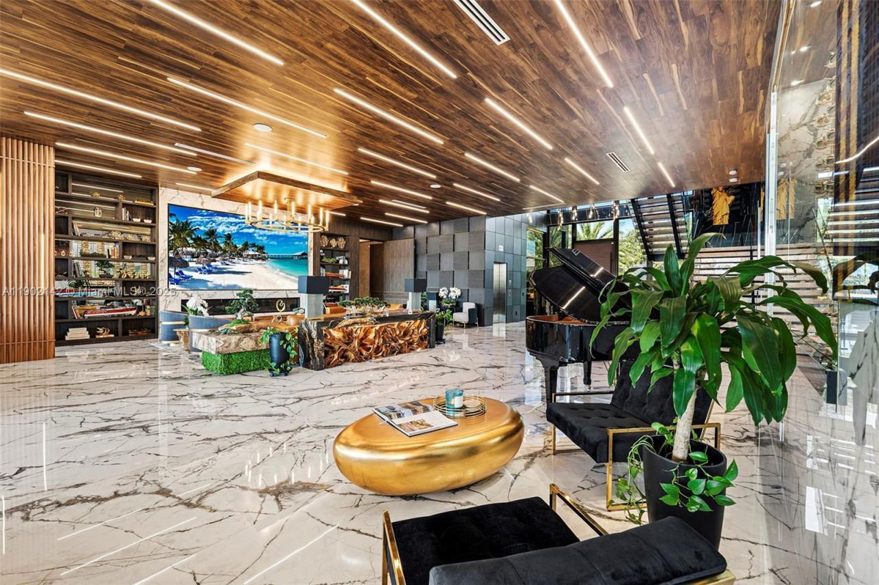 733 Middle River Dr, Fort Lauderdale, FL 33304 Photo