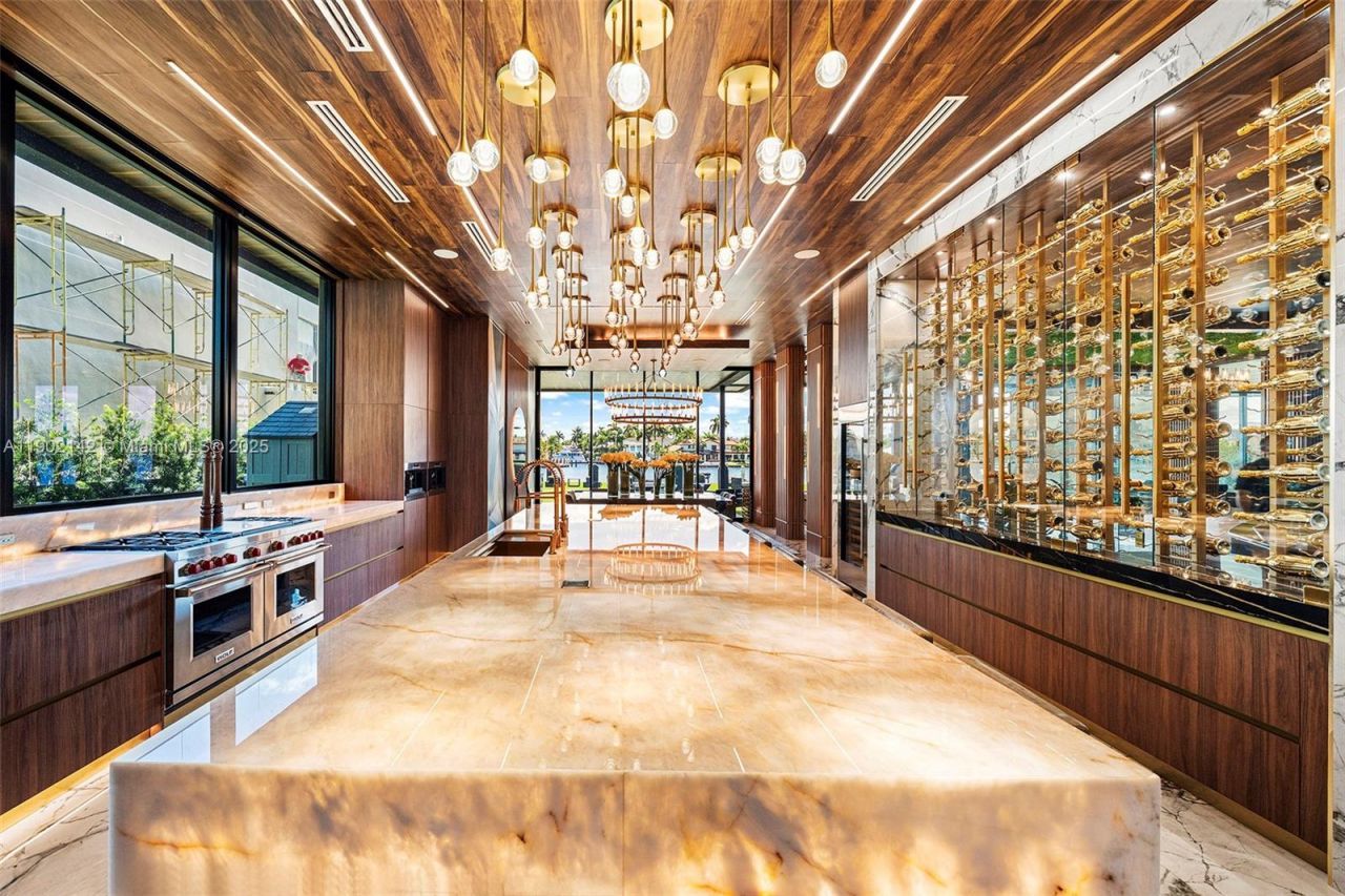 733 Middle River Dr, Fort Lauderdale, FL 33304 Photo