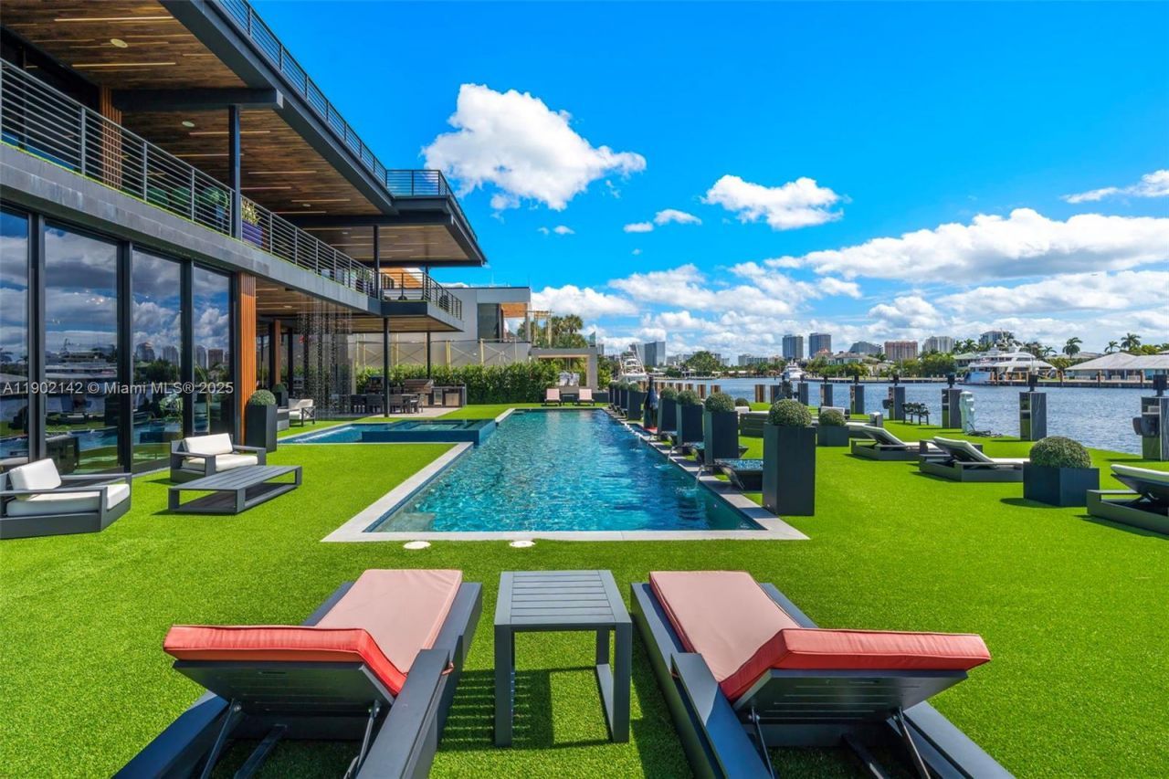 733 Middle River Dr, Fort Lauderdale, FL 33304 Photo