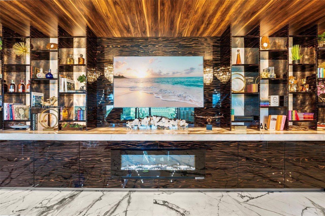 733 Middle River Dr, Fort Lauderdale, FL 33304 Photo