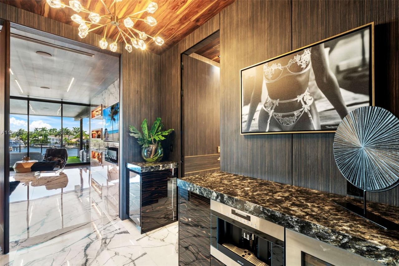 733 Middle River Dr, Fort Lauderdale, FL 33304 Photo