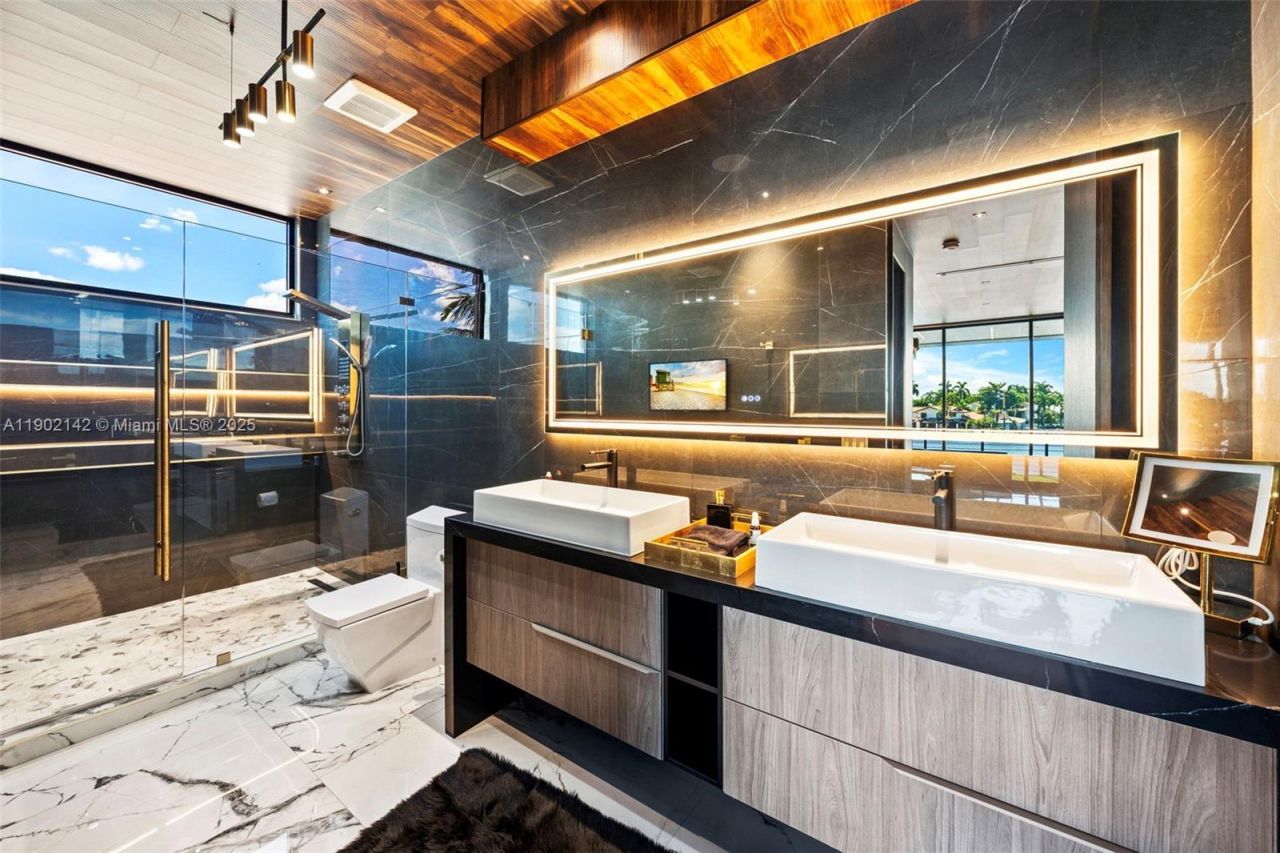 733 Middle River Dr, Fort Lauderdale, FL 33304 Photo