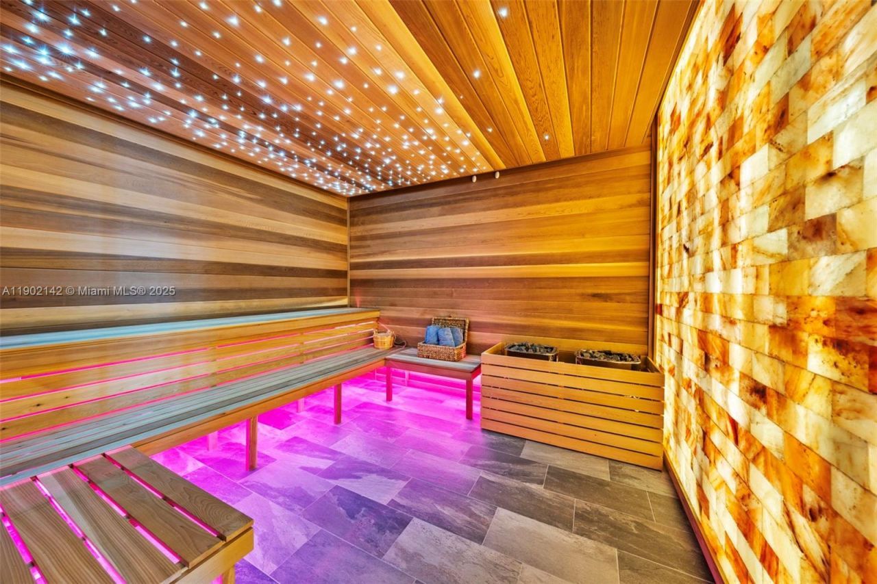 733 Middle River Dr, Fort Lauderdale, FL 33304 Photo