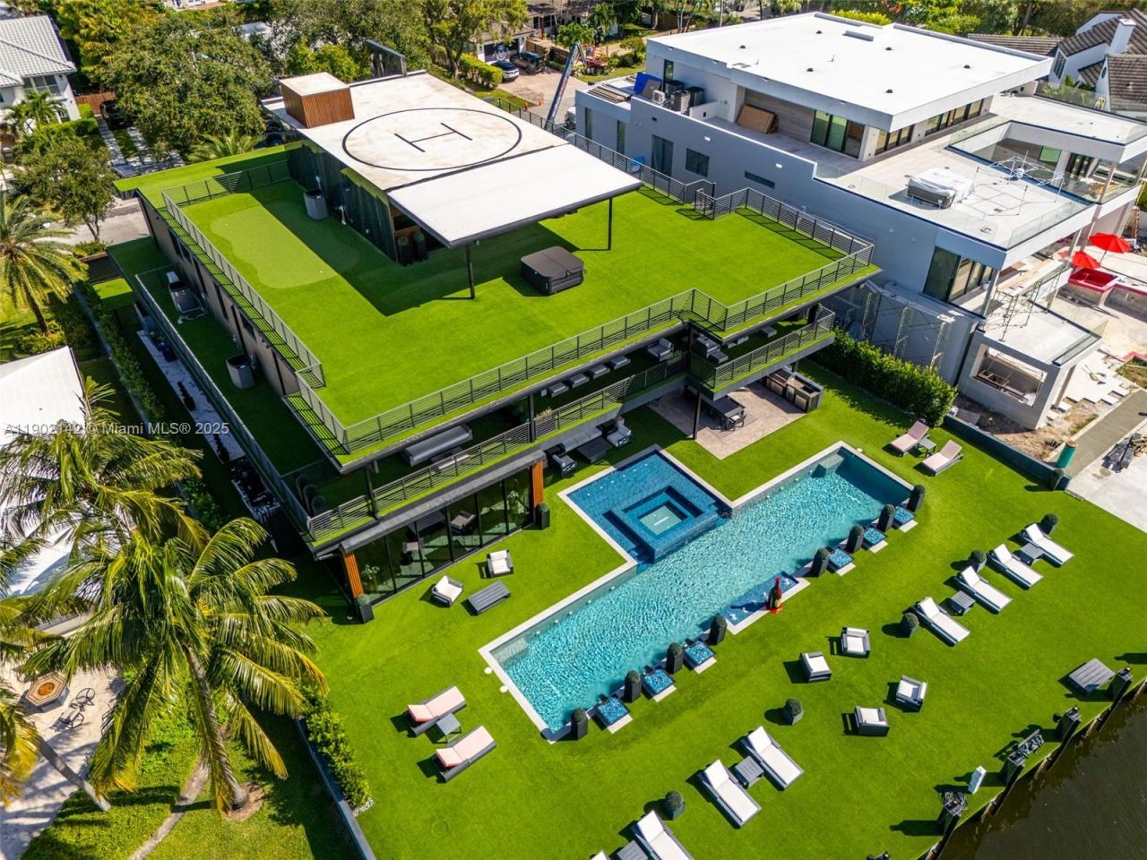 733 Middle River Dr, Fort Lauderdale, FL 33304 Photo