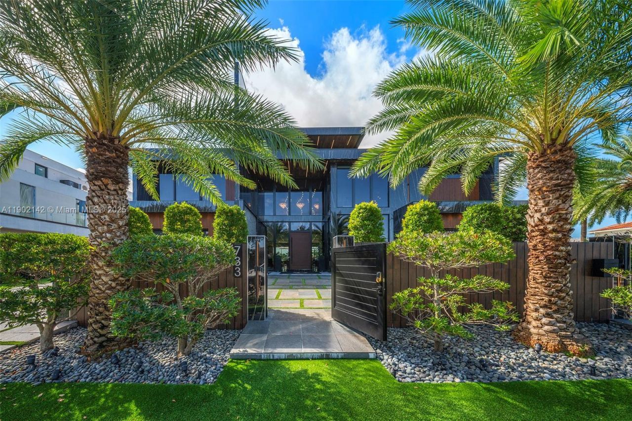 733 Middle River Dr, Fort Lauderdale, FL 33304 Photo