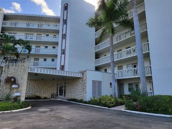 3181 S Ocean Dr, Unit 306, Hallandale Beach, FL 33009