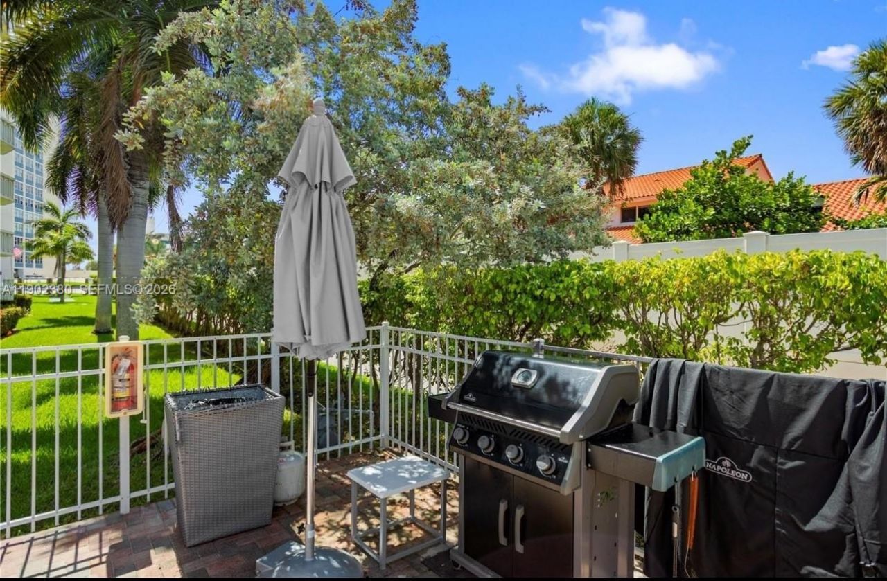 3181 S Ocean Dr, Unit 306, Hallandale Beach, FL 33009 Photo