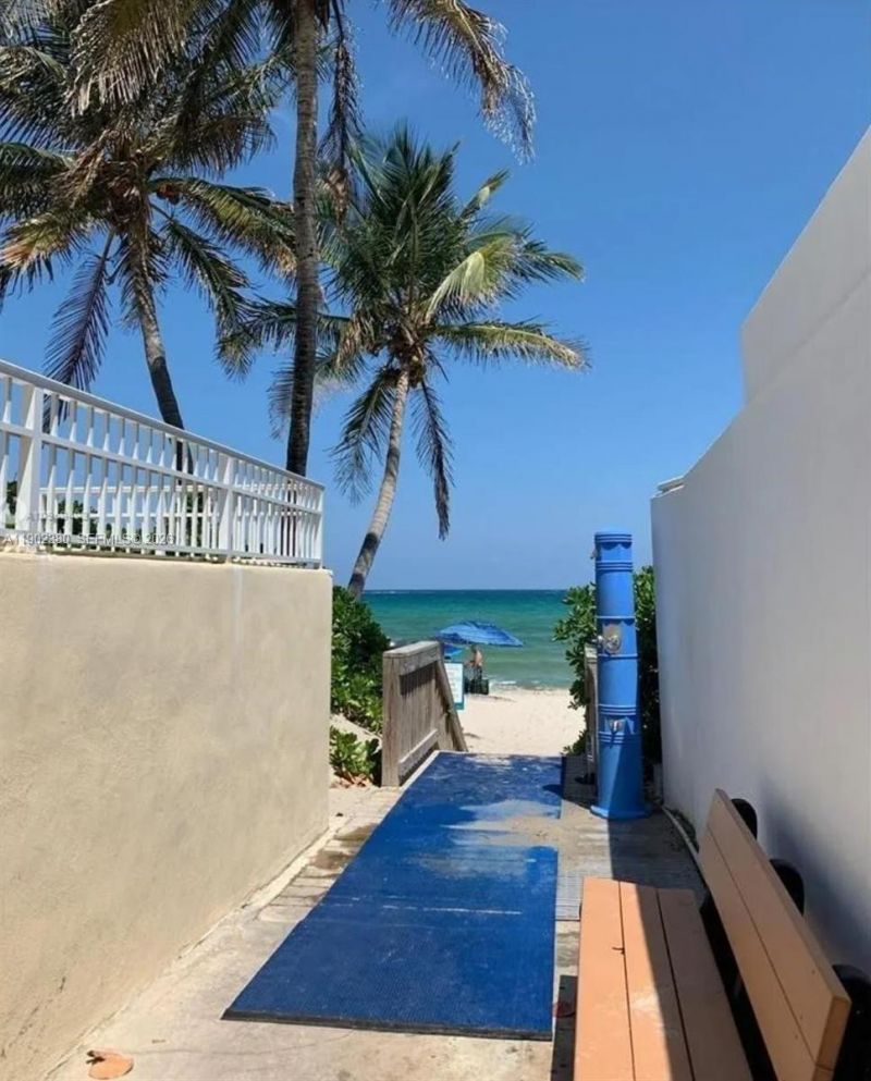 3181 S Ocean Dr, Unit 306, Hallandale Beach, FL 33009 Photo