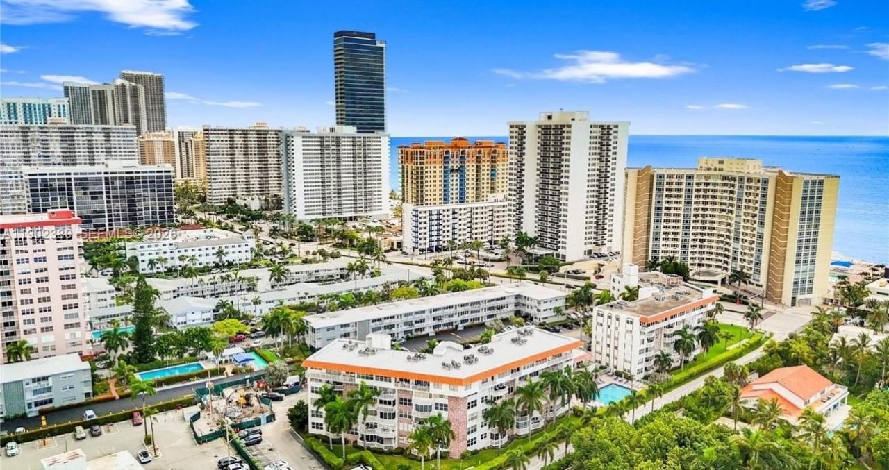 3181 S Ocean Dr, Unit 306, Hallandale Beach, FL 33009 Photo