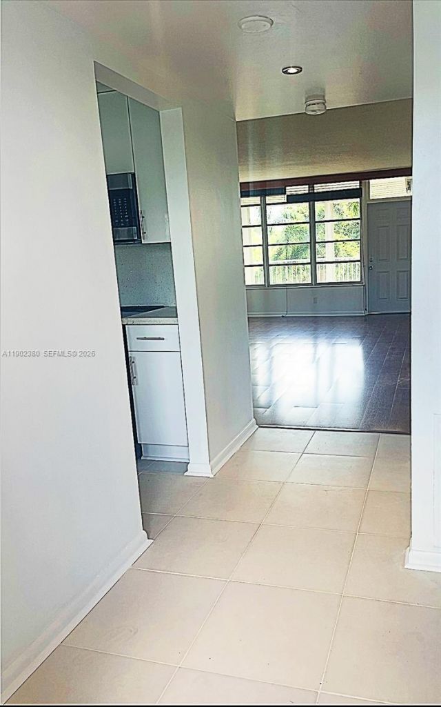 3181 S Ocean Dr, Unit 306, Hallandale Beach, FL 33009 Photo