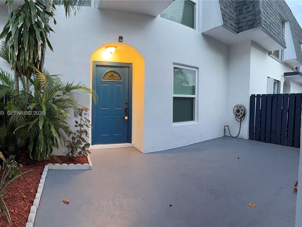 3908 SW 67th Ter, Unit 112, Davie, FL 33314