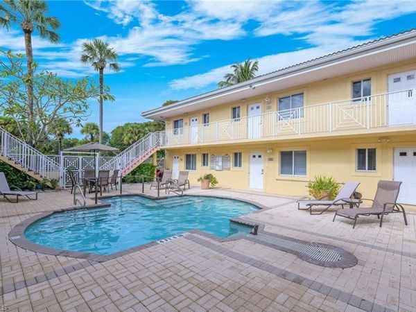 480 5th ST S, Unit 202, NAPLES, FL 34102