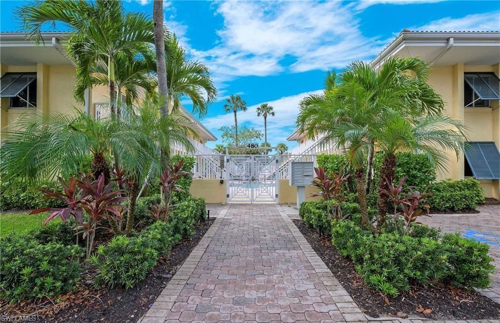 480 5th St S, Unit 202, Naples, FL 34102 Photo